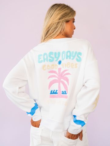YIPPIE HIPPIE WHITE APPLIQUE DESIGN SWEATSHIRT
